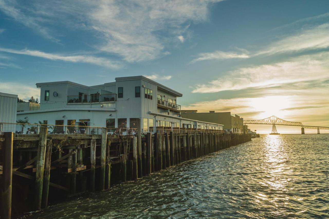 Bowline Hotel Astoria Exterior photo