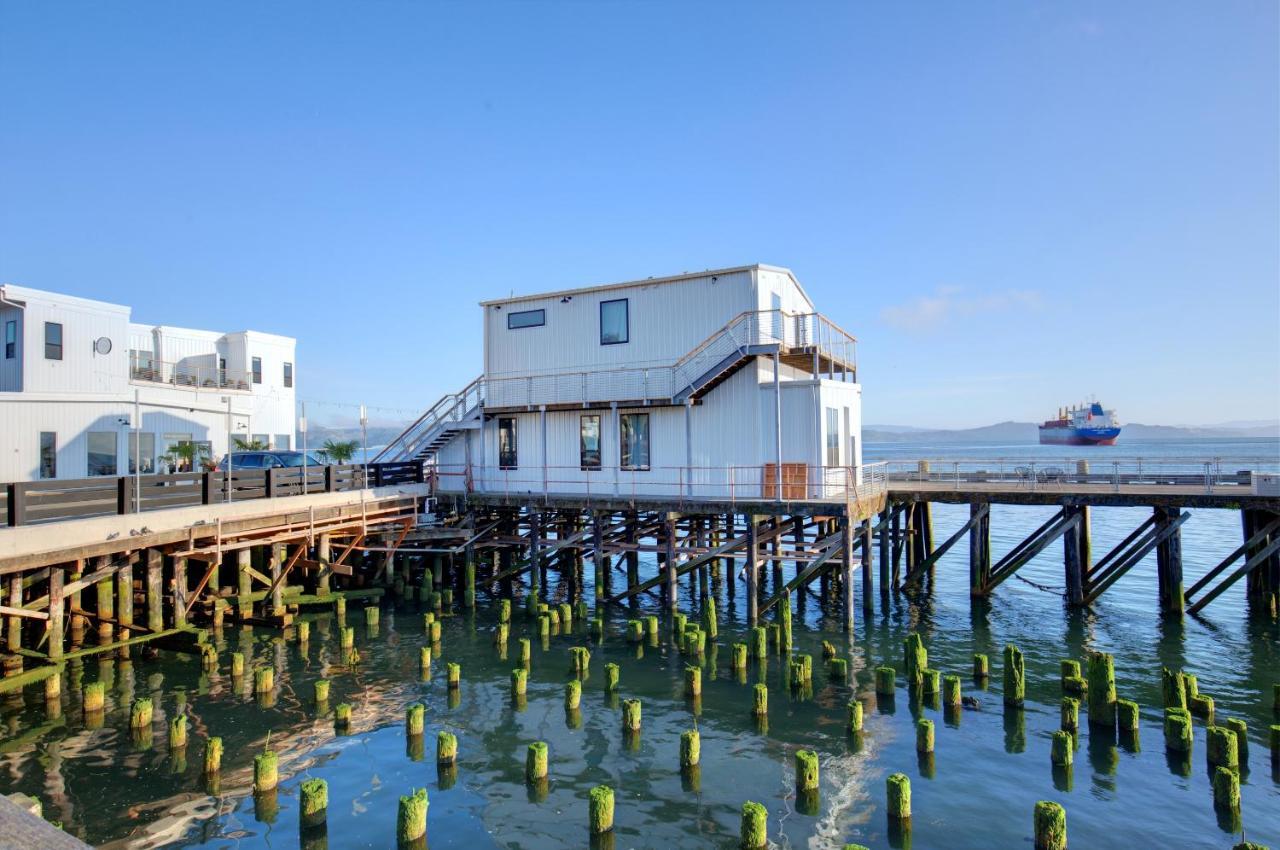 Bowline Hotel Astoria Exterior photo