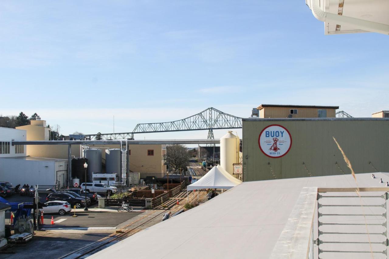 Bowline Hotel Astoria Exterior photo